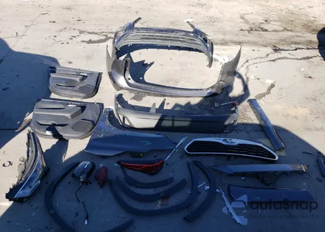 2023 Toyota Highlander L z USA, uszkodzony, nr VIN 5TDKDRBH5PS005383